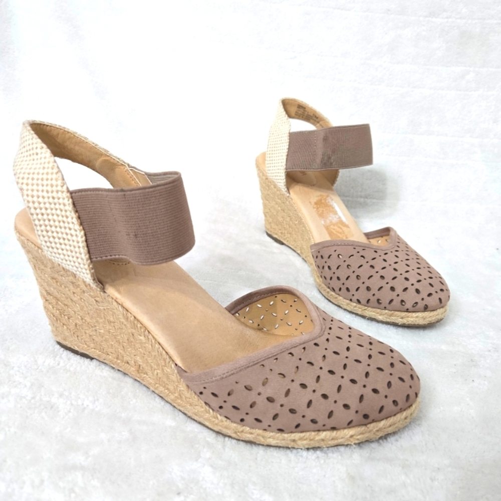 Adam Tucker Taupe and Beige Wedges